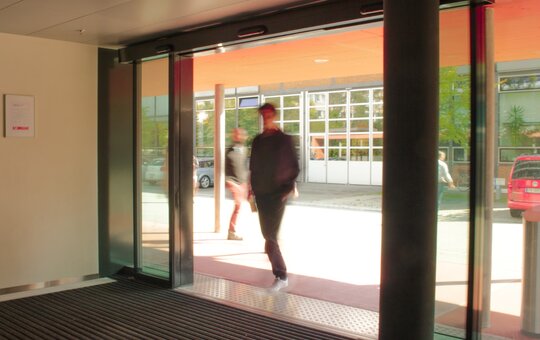 record THERMCORD télescopique – la porte télescopique à rupture de pont thermique